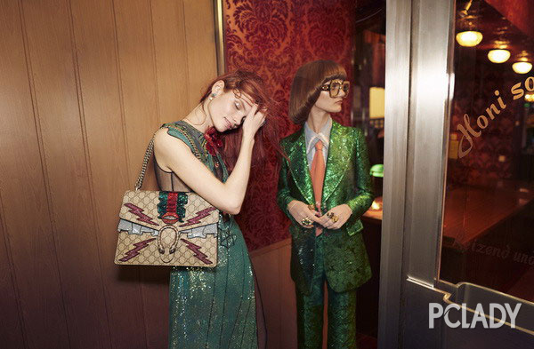 背上這款Gucci包包的人都“美瘋了”! 背上這款Gucci包包的人都“美瘋了”!