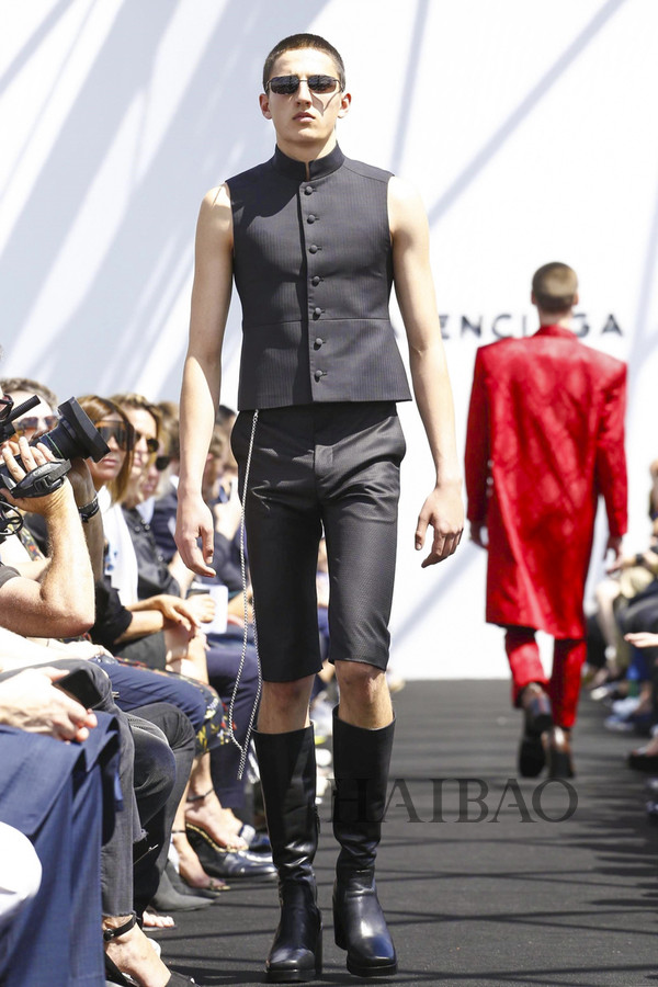 2017İbܣ (Balenciaga) b