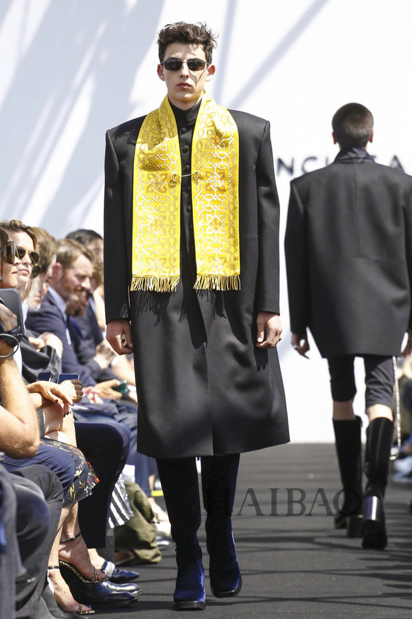 2017İbܣ (Balenciaga) b