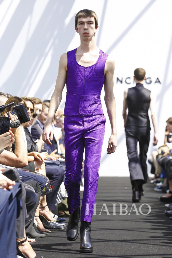 2017İbܣ (Balenciaga) b