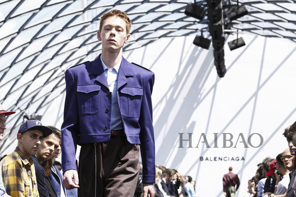 2017İbܣ (Balenciaga) b