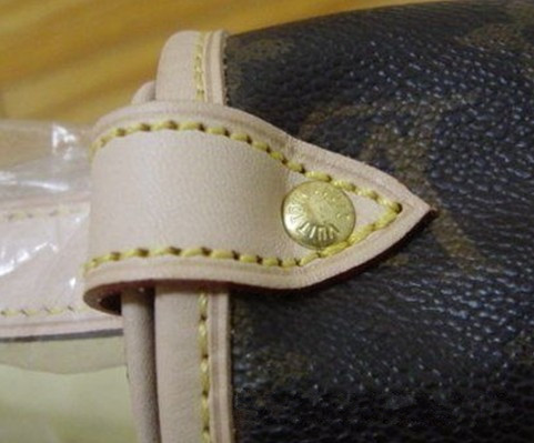 正品LV包的邊角鉚釘