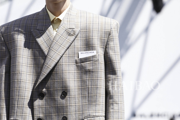 2017İbܣ (Balenciaga) b